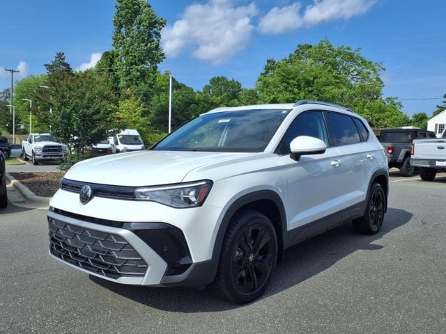 Photo of 2025 Volkswagen Taos SE