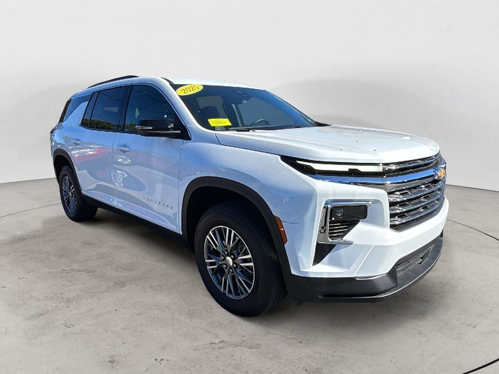 2025 Chevrolet Traverse AWD LT