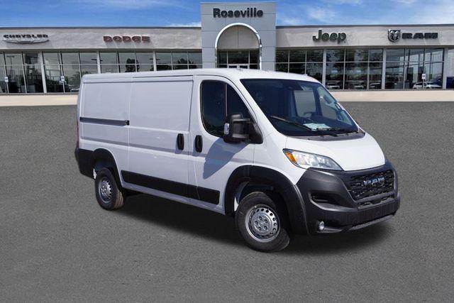 2025 Ram ProMaster Cargo Van RAM PROMASTER 1500 TRADESMAN CARGO VAN LOW ROOF 136' WB