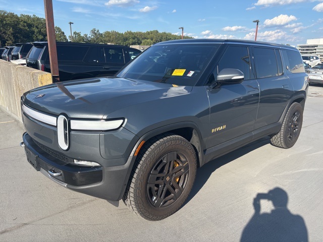 2023 Rivian R1s