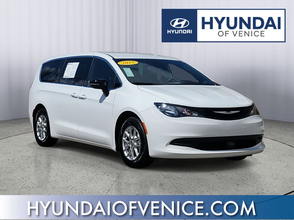 2025 Chrysler Voyager
