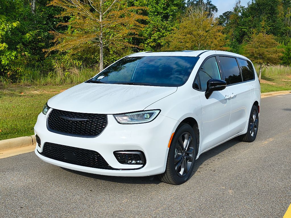 2026 Chrysler Pacifica
