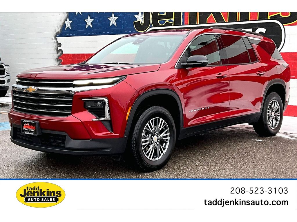 2025 Chevrolet Traverse AWD LT