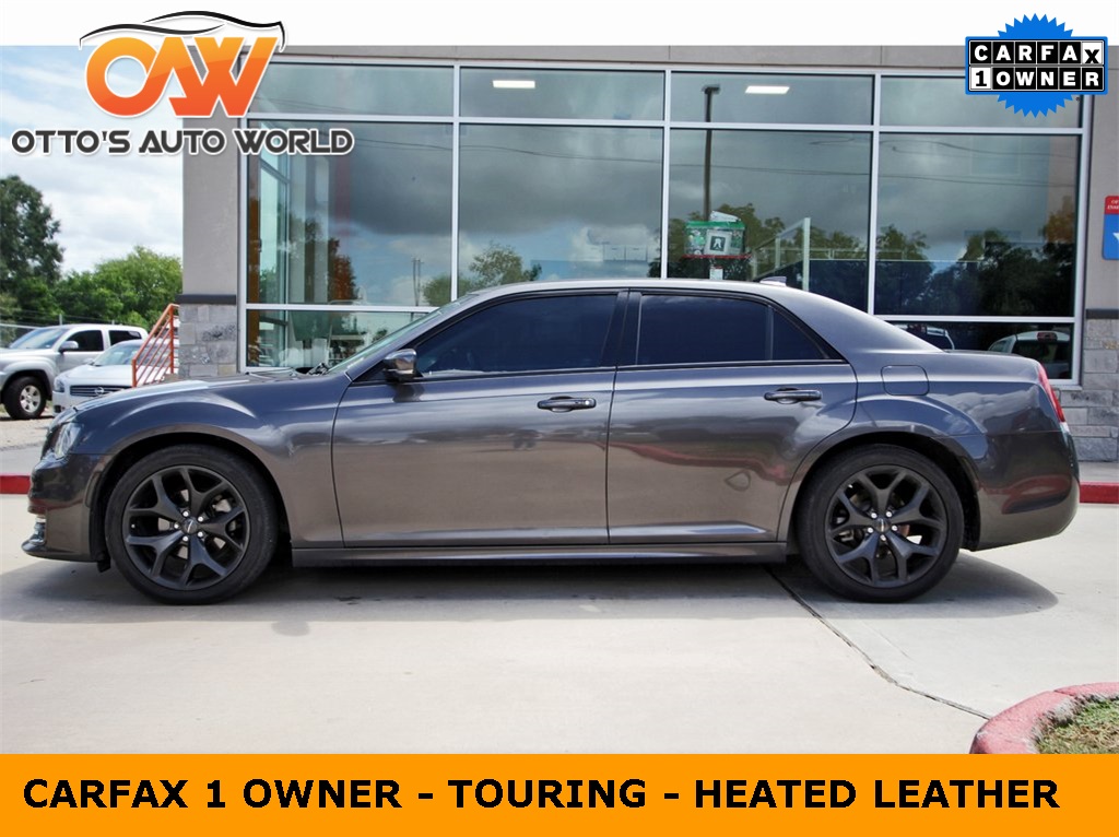 2022 Chrysler 300