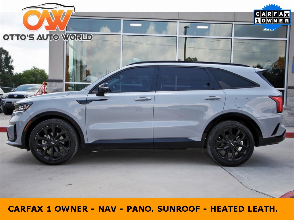 Photo of a 2023 Kia Sorento SX for sale