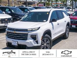 2026 Chevrolet Traverse with Summit White Exterior