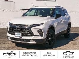 2025 Chevrolet Blazer with Summit White Exterior