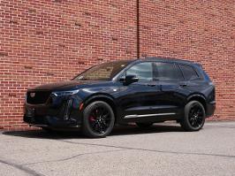 2023 Cadillac XT6 with Stellar Black Metallic Exterior