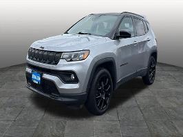 2022 Jeep Compass with Billet Silver Metallic Clearcoat Exterior