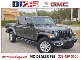 2023 Jeep Gladiator with Gray Exterior