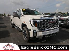 2025 GMC Sierra 2500HD with Summit White Exterior