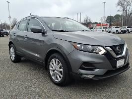 2021 Nissan Rogue Sport with Gun Metallic Exterior