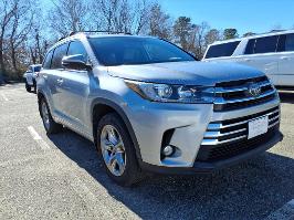 2018 Toyota Highlander with Celestial Silver Metallic Exterior