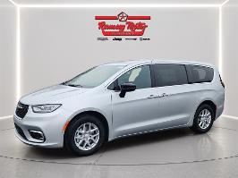 2026 Chrysler Pacifica with Silver Mist Clearcoat Exterior