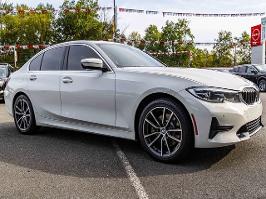 2021 BMW 3 Series with Alpine White Exterior