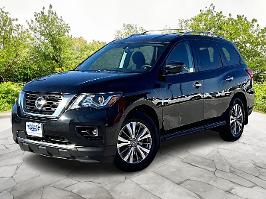 2020 Nissan Pathfinder with BLACK Exterior