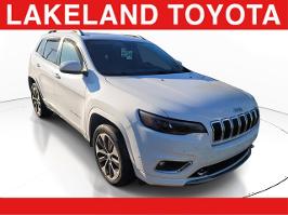 2019 Jeep Cherokee with Bright White Clearcoat Exterior