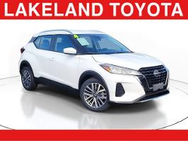 2024 Nissan Kicks with Fresh Powder Exterior