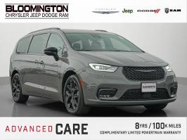 2025 Chrysler Pacifica with Ceramic Gray Clearcoat Exterior