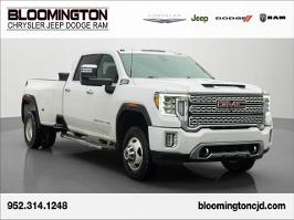 2022 GMC Sierra 3500HD with Summit White Exterior
