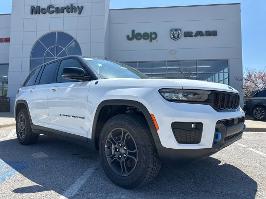 2025 Jeep Grand Cherokee 4Xe with Bright White Clearcoat Exterior