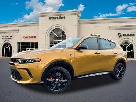 2024 Dodge Hornet with Acapulco Gold Exterior