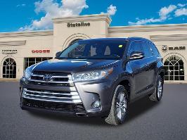 2019 Toyota Highlander with Predawn Gray Mica Exterior