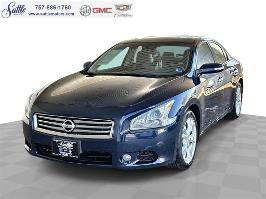 2014 Nissan Maxima with Navy Blue Metallic Exterior