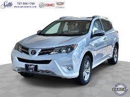 2015 Toyota RAV4 with Super White Exterior