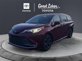2026 Toyota Sienna with Pearl Exterior