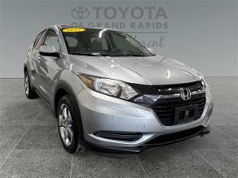 2017 Honda HR-V with Silver Exterior