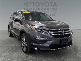 2018 Honda Pilot with Modern Steel Metallic Exterior