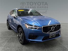 2019 Volvo XC60 with Bursting Blue Metallic Exterior