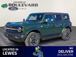 2025 Ford Bronco with Eruption Green Exterior