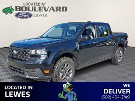 2025 Ford Maverick with Shadow Black Exterior