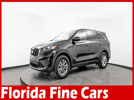 2019 Kia Sorento with EBONY BLACK Exterior