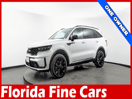 2022 Kia Sorento with Glacial White Pearl Exterior