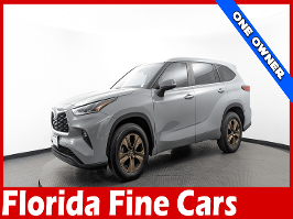 2023 Toyota Highlander with Cement Exterior