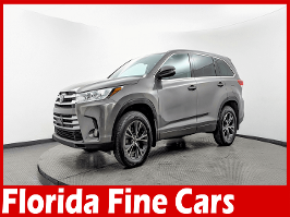 2018 Toyota Highlander with Predawn Gray Mica Exterior