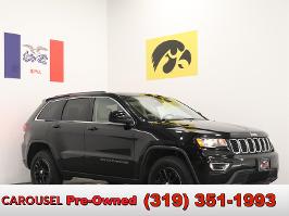 2020 Jeep Grand Cherokee with black Exterior