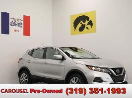 2021 Nissan Rogue Sport with Silver Exterior