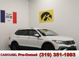 2022 Volkswagen Tiguan with Pure White 0q0q Exterior