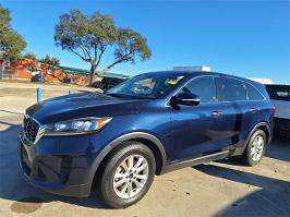 2019 Kia Sorento with Blaze Blue Exterior