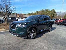 2023 Nissan Pathfinder with Obsidian Green Pearl Exterior
