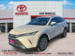 2021 Toyota Venza with Blizzard Pearl Exterior