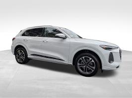 2025 Audi Q5 with Glacier White Metallic Exterior