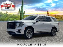 2023 GMC Yukon with White Frost Tricoat Exterior