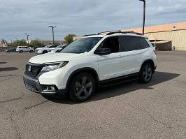 2019 Honda Passport with White Diamond Pearl Exterior
