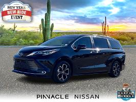 2025 Toyota Sienna with Midnight Black Metallic Exterior