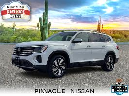 2024 Volkswagen Atlas with Pure White Exterior